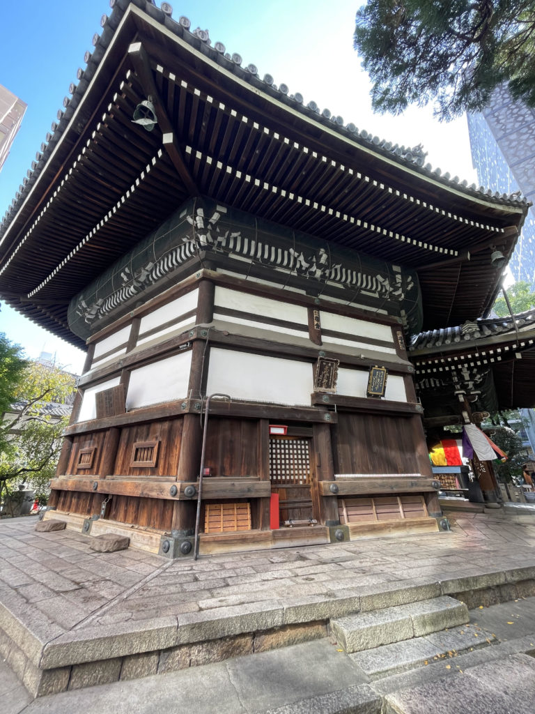 本堂(六角堂)